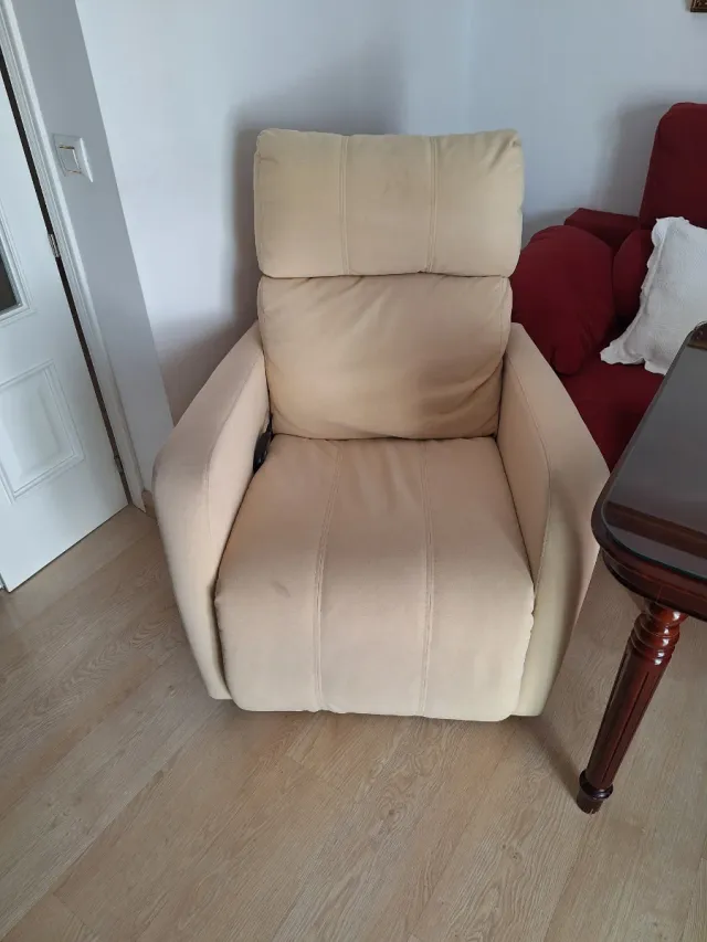 Sillón reclinable eléctrico beige