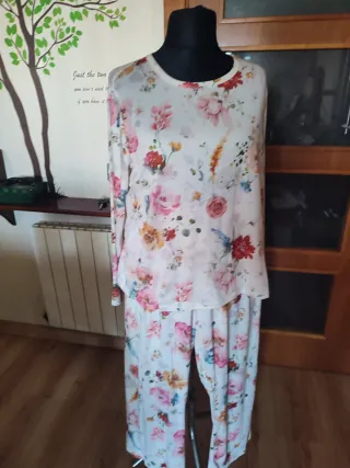 Pijama o conjunto de estar Talla 52