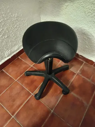 Asiento de batería con ruedas