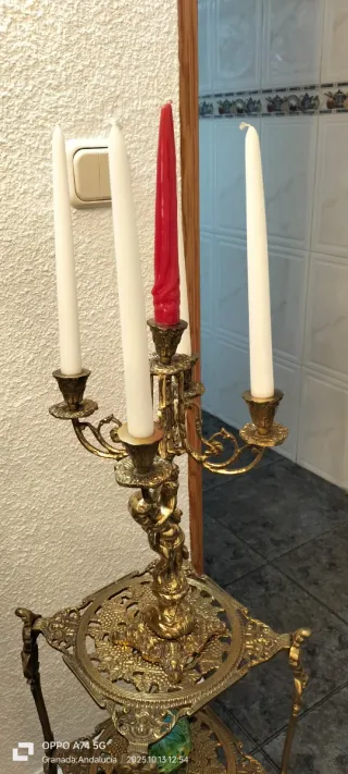 Set di 2 candelieri e tavoli in bronzo