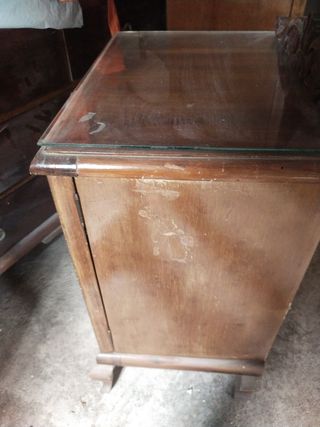 Mesitas de noche antiguas madera y cristal