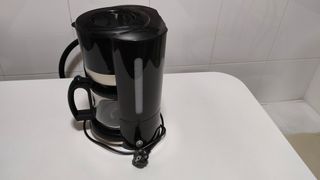 Cafetera de goteo negra