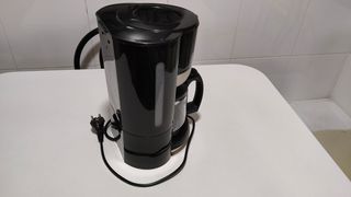 Cafetera de goteo negra