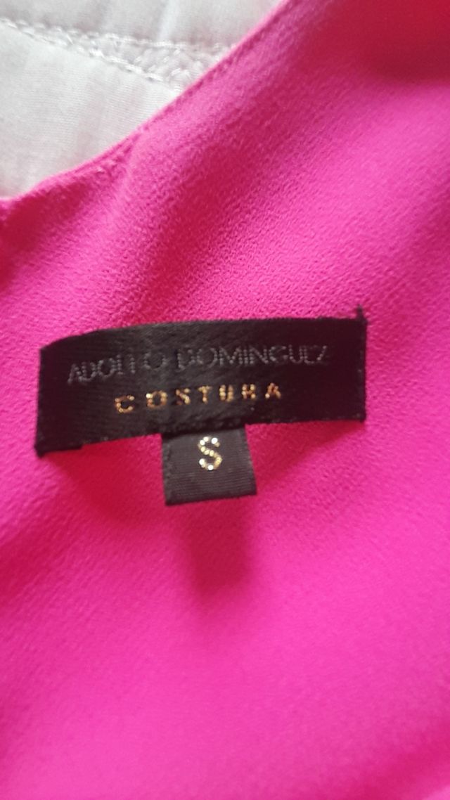 Buzo rosa fucsia. Adolfo Domínguez.