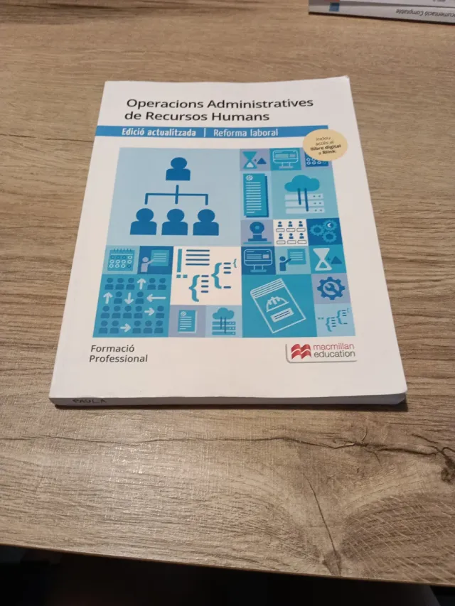 Libro de texto en formato físico de Operacions ...