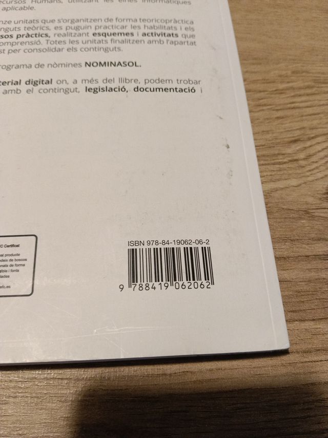 Libro de texto en formato físico de Operacions ...