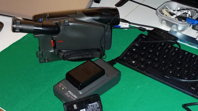 Videocamera Philips Explorer M622 VHSc