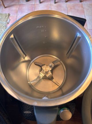 Thermomix TM6 + Friend Edición en negro + cortador