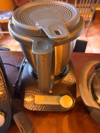 Thermomix TM6 + Friend Edición en negro + cortador