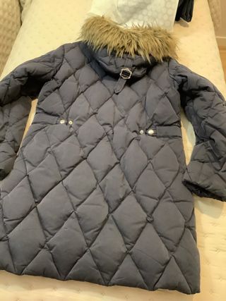 Plumífero GANT azul con capucha y pelo