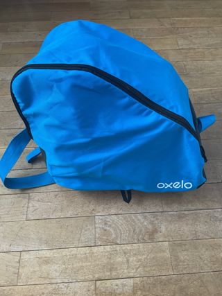 Patines, protecciones y bolsa azul