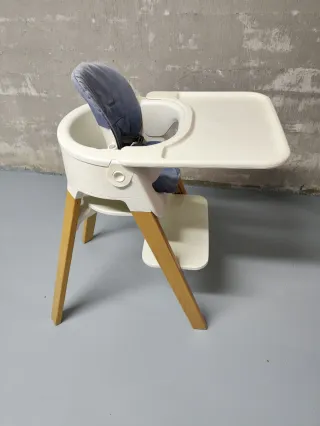 Silla Stokke Steps con Baby Set y Bandeja.
