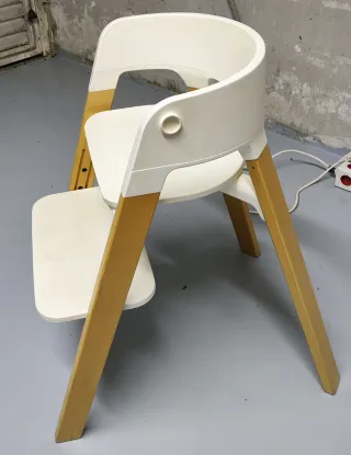 Silla Stokke Steps con Baby Set y Bandeja.