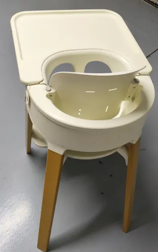 Silla Stokke Steps con Baby Set y Bandeja.