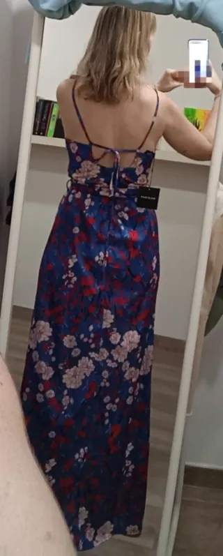 Vestido largo floral azul y rojo