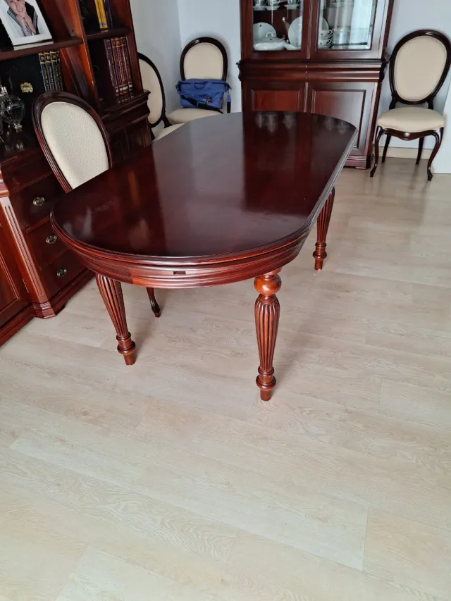 Mesa comedor madera caoba ovalada