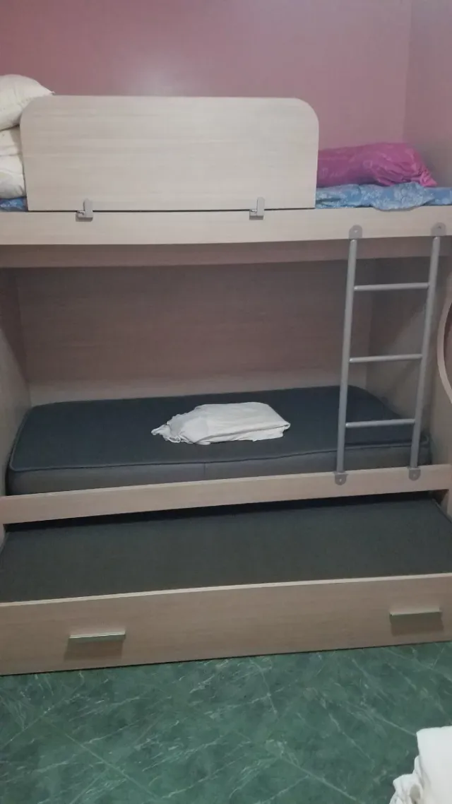 Litera de madera nueva, 3 camas para desmontar