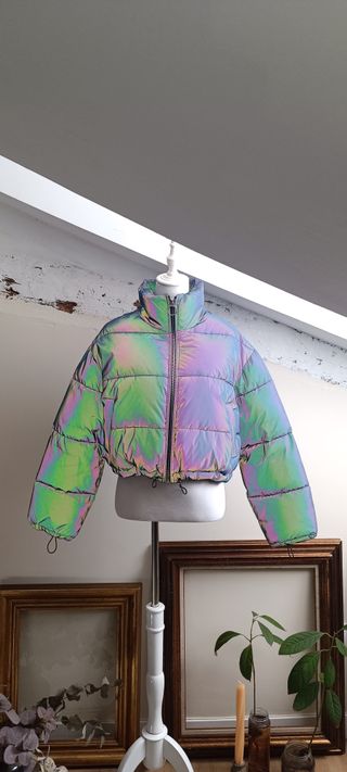 Plumifero crop top reflectante