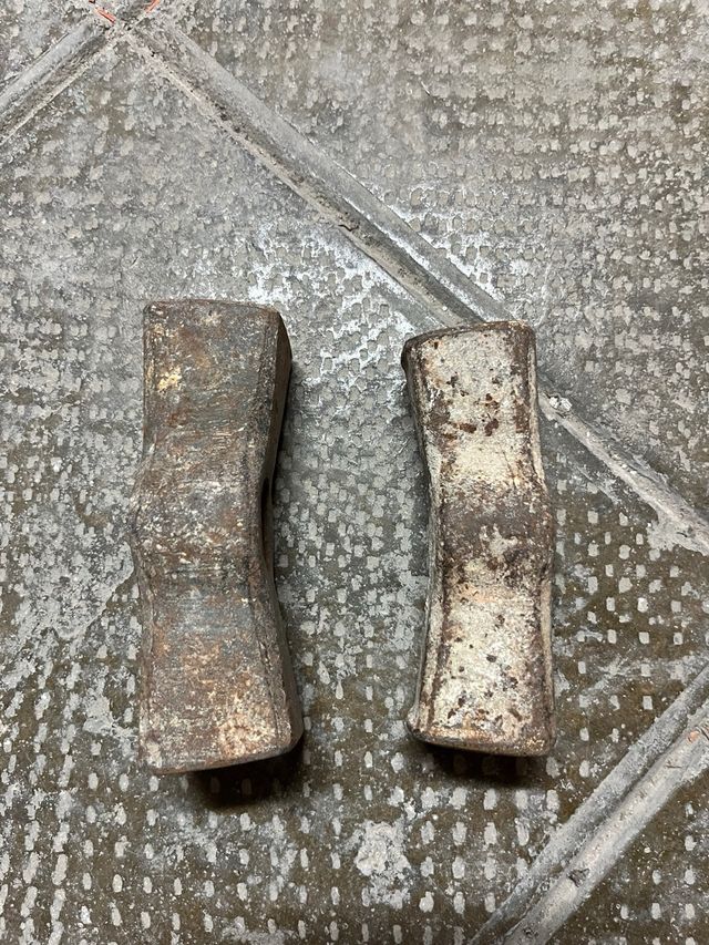 2 Macetas de albañil sin mango