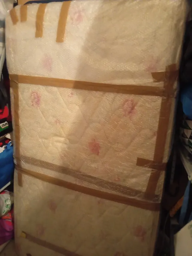 Colchón y somier con patas