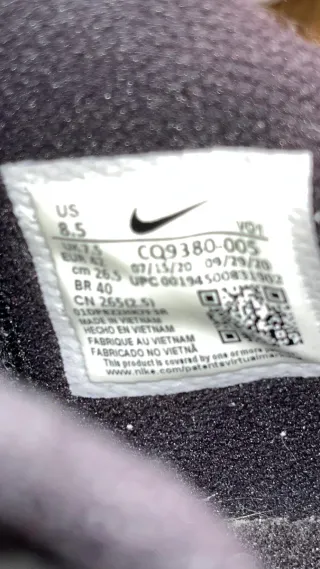 Zapatillas Nike LeBron Negras y Rojas