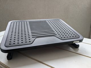 Poggiapiedi Ufficio AmazonBasics Regolabile