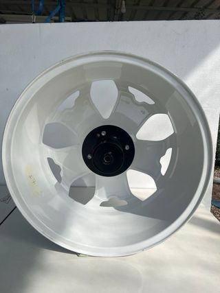 Llanta Citröen 17 Blanca con Detalles