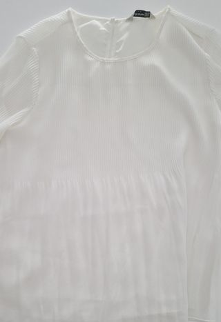Blusa blanca plisada