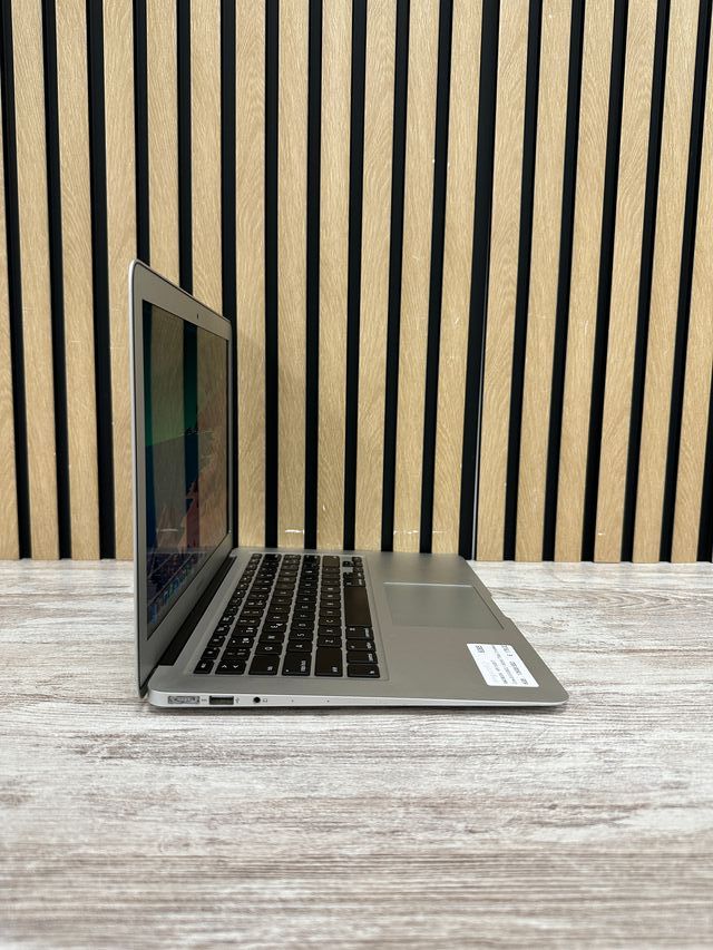 MacBook Air 13" 2017 i5 8gb 128gb SSD