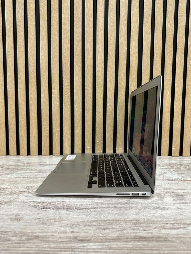 MacBook Air 13" 2017 i5 8gb 128gb SSD