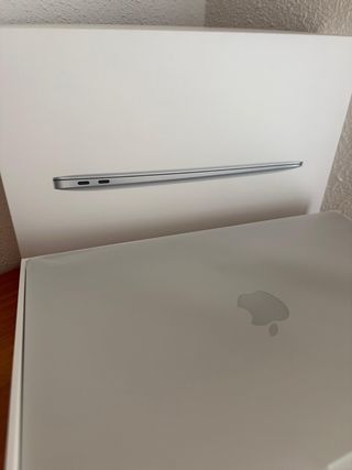 MacBook Air 13” 2020 i3 / 8GB RAM / 256GB SSD
