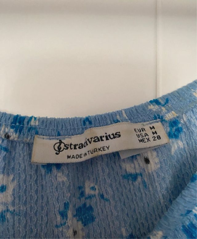 Vestido azul de flores 