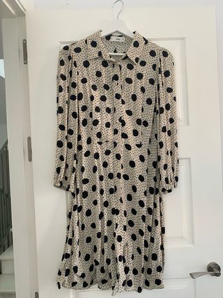 Vestido Mango lunares beige y negro Talla M