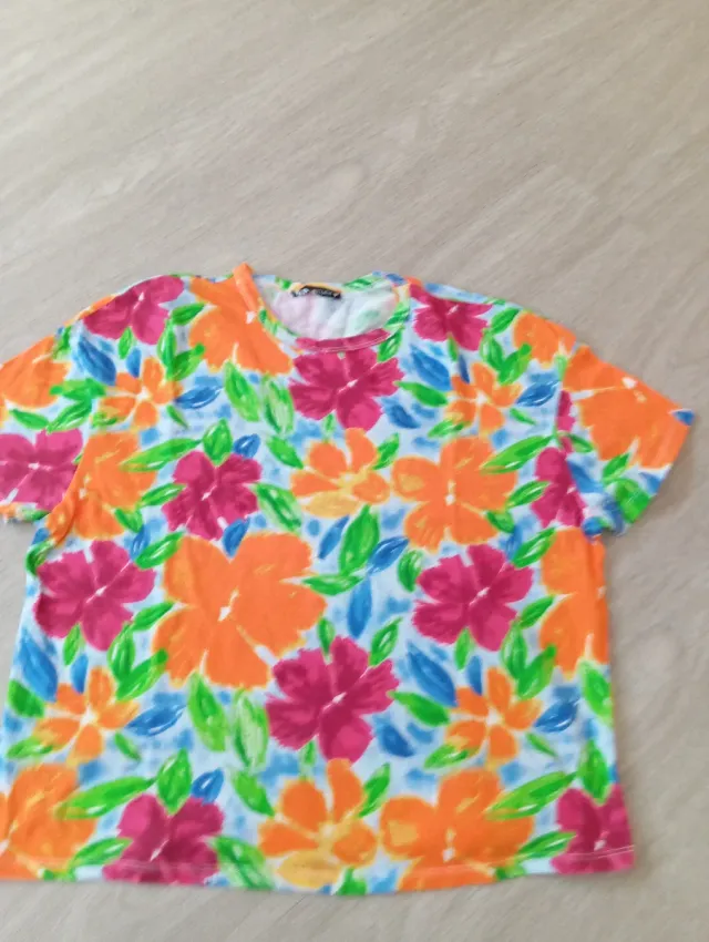 Camiseta Flores Zara