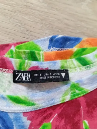 Camiseta Flores Zara