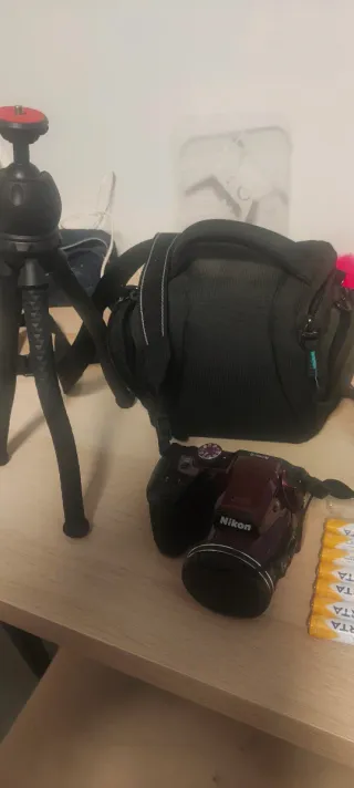 Cámara Nikon Coolpix B500 Negra/Morada