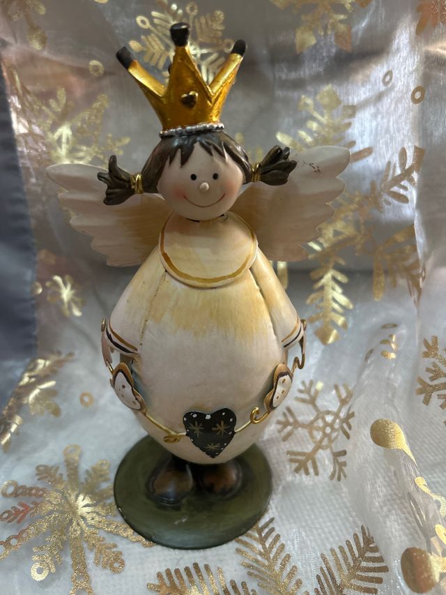 Angelito de Navidad con corona