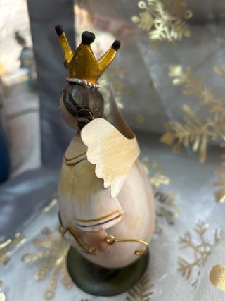 Angelito de Navidad con corona