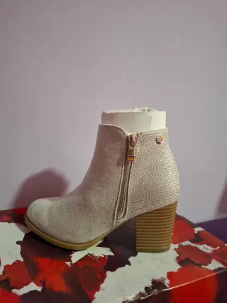 Botines Xti Pedrería Gris a estrenar 