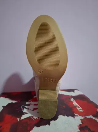 Botines Xti Pedrería Gris a estrenar 