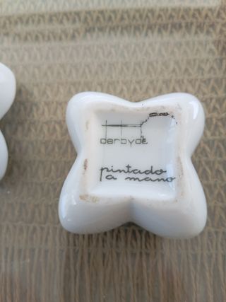 Joyero blanco con detalles dorados