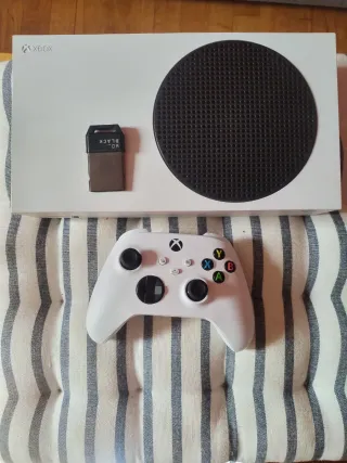 Xbox Series S + Mando + Tarjeta Expansión