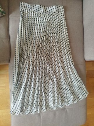 Falda larga plisada negra y blanca Talla L