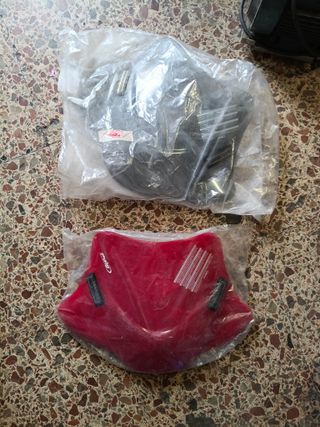 Lote , pantalla moto y pilotos 