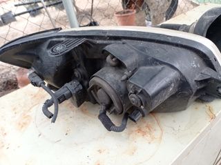 Parachoques Hyundai Getz Verde
Centralita  faro 