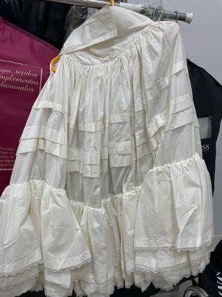 Sinagua mujer baile regional blanco