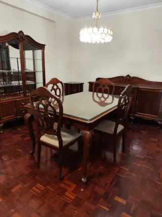 Conjunto comedor madera clásico