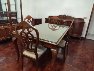 Conjunto comedor madera clásico