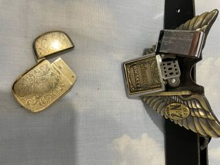 Cinturón Vintage con Hebilla de Alas y mechero .