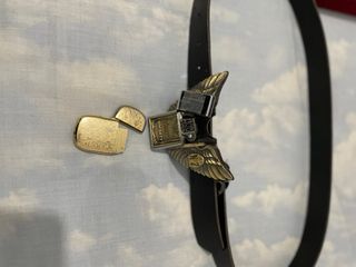 Cinturón Vintage con Hebilla de Alas y mechero .